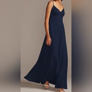 David's Bridal Long Spaguetti V Nec